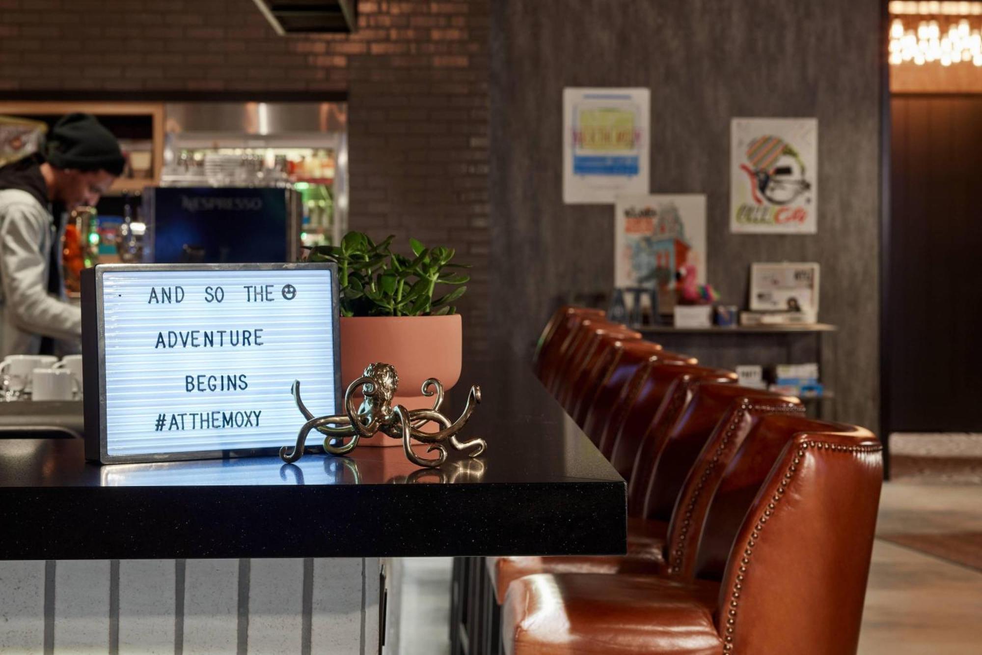 Moxy Atlanta Midtown Hotel Exterior photo